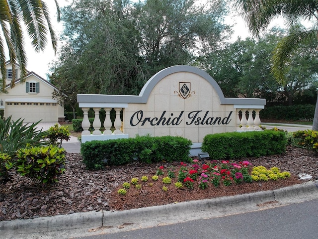 view of community / neighborhood sign