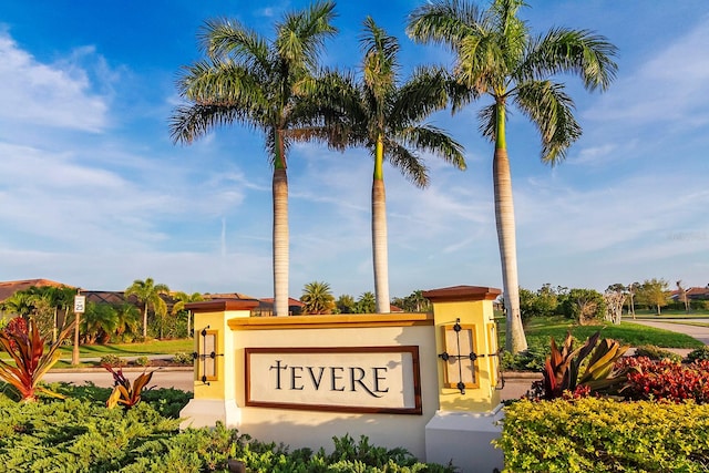 view of community / neighborhood sign