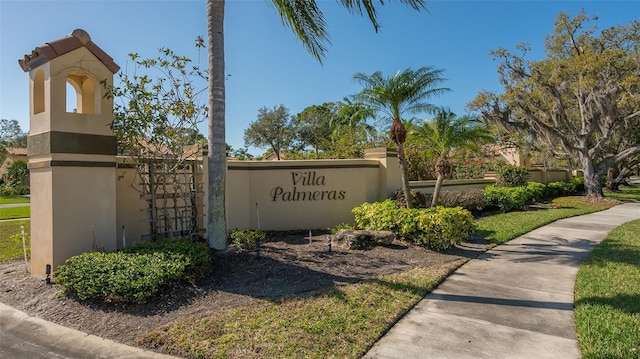 view of community / neighborhood sign