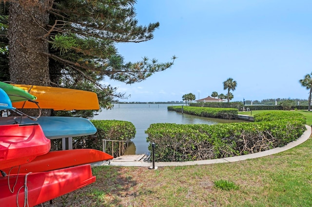 view of yard featuring a water view