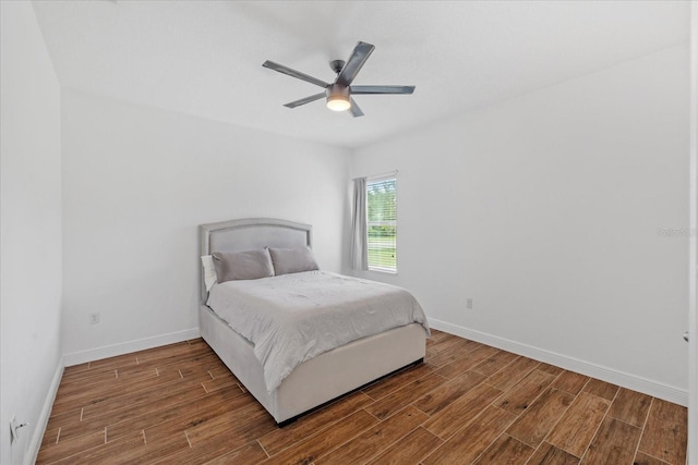 bedroom with ceiling fan