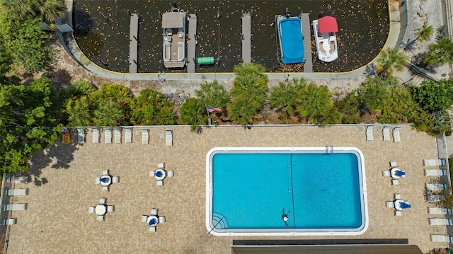 view of swimming pool