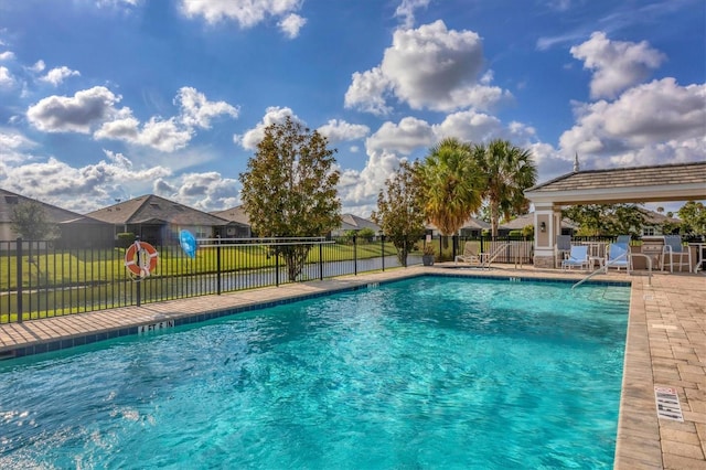 view of swimming pool