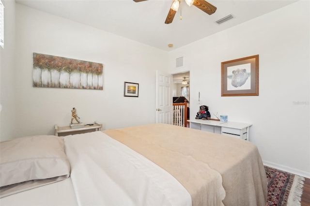 bedroom with ceiling fan