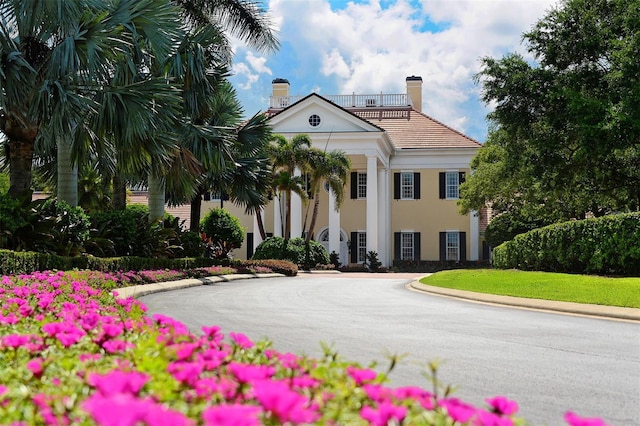 view of front of property