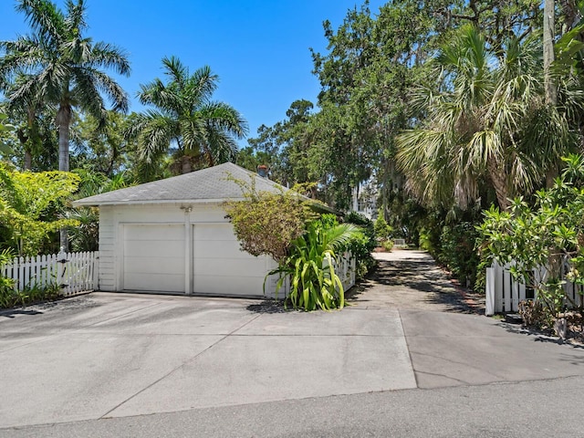 4521 Bay Shore Rd, Sarasota, FL 34234 - detached garage featuring fence