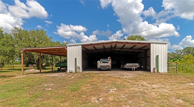 view of outdoor structure featuring a yard