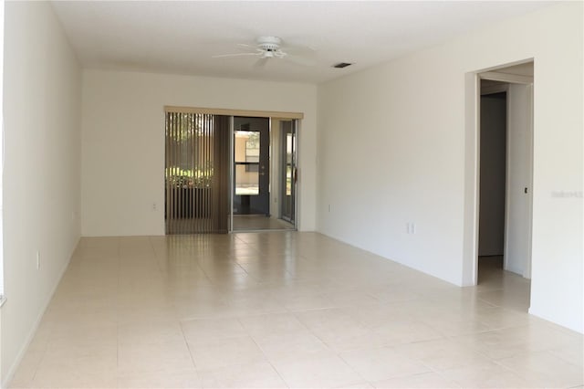 empty room featuring ceiling fan