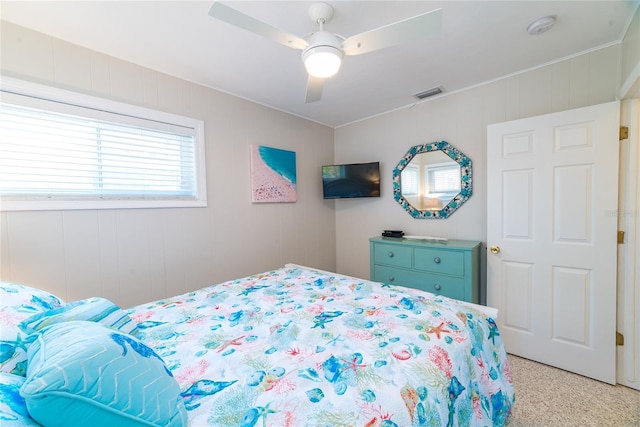 bedroom with ceiling fan