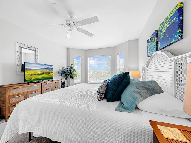 bedroom featuring ceiling fan