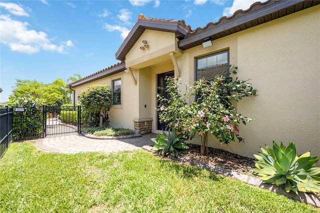 exterior space featuring a yard