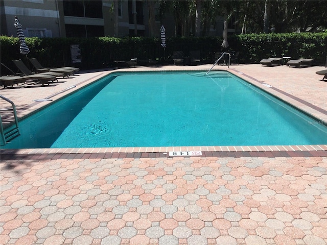 view of swimming pool