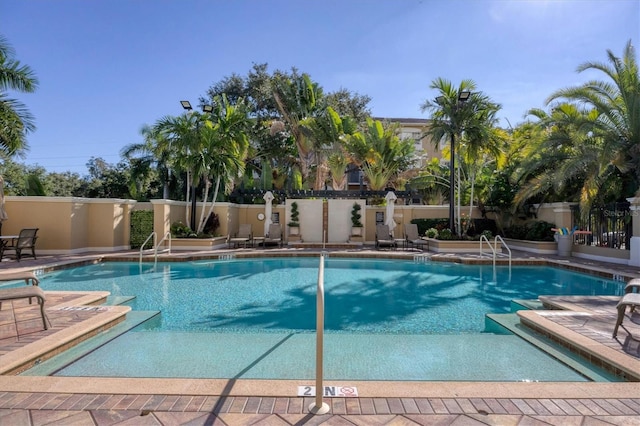 view of swimming pool