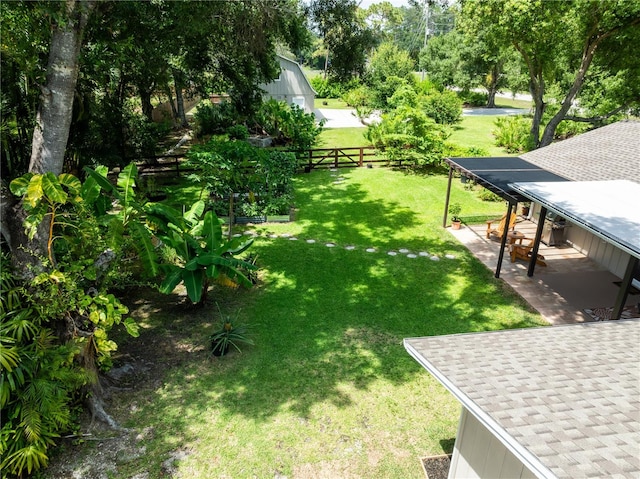 view of yard featuring a patio area