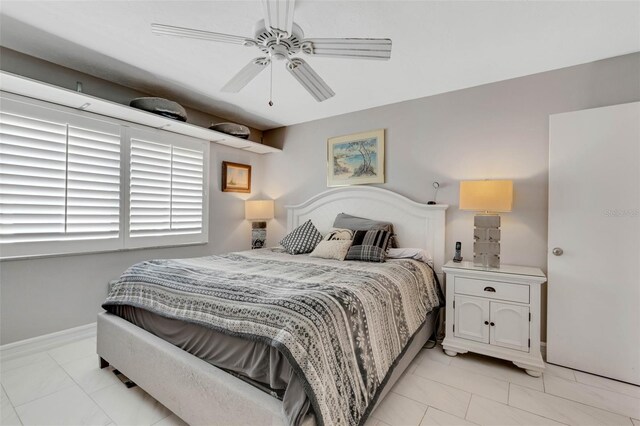 bedroom with ceiling fan