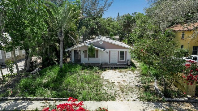 Listing photo 3 for 996 Virginia Dr, Sarasota FL 34234