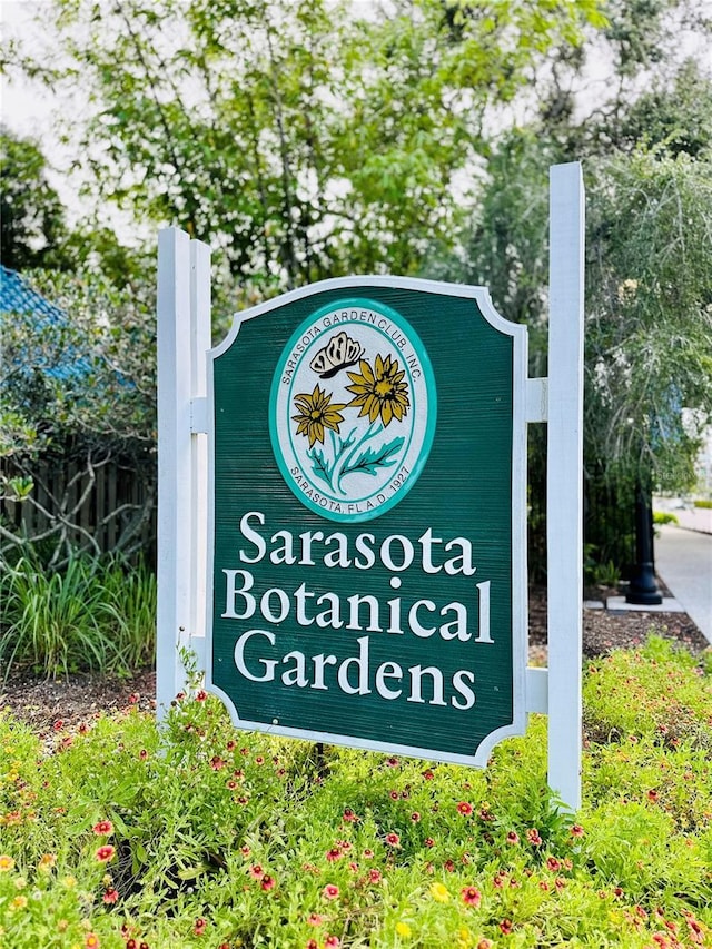 view of community / neighborhood sign