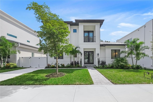 view of front of house with a front yard