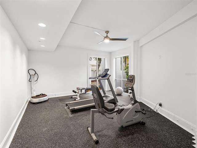 exercise room featuring ceiling fan