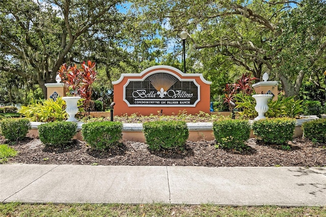 view of community / neighborhood sign