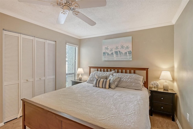 bedroom with light carpet, a closet, and ceiling fan