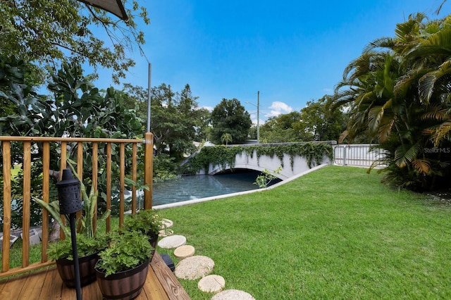 view of yard featuring a water view