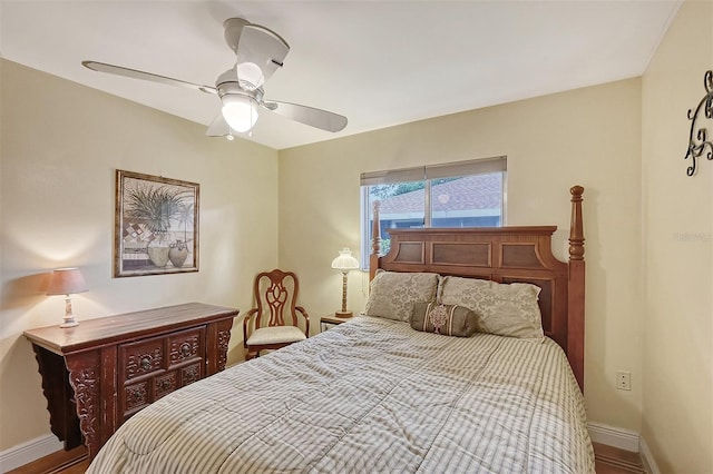 bedroom with ceiling fan