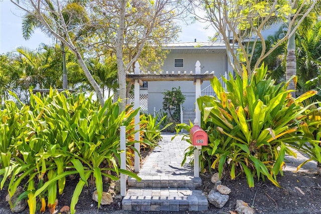 view of yard with a gate