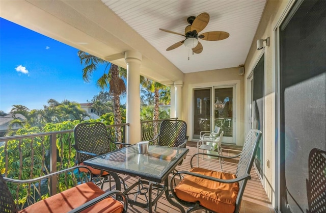 sunroom / solarium with ceiling fan