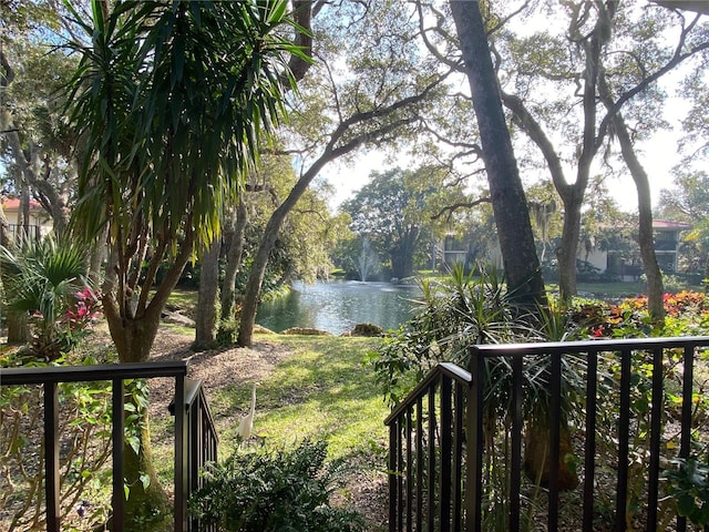 view of yard featuring a water view