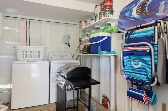 laundry room featuring washer and clothes dryer