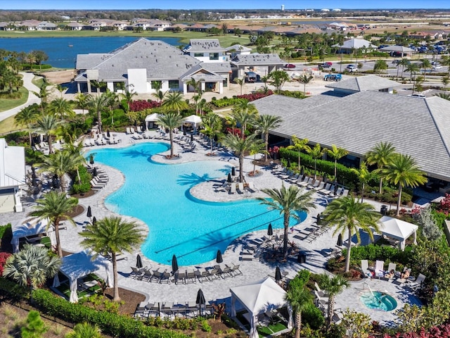 3107 Vittorio Ct, Bradenton, FL 34211 - community pool with a residential view