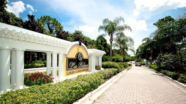 view of community / neighborhood sign