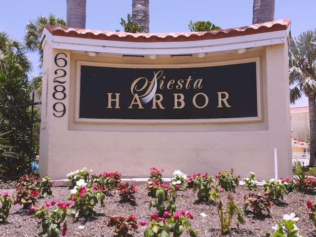 1300 N Portofino Dr Unit 208, Sarasota, FL 34242 - view of community sign