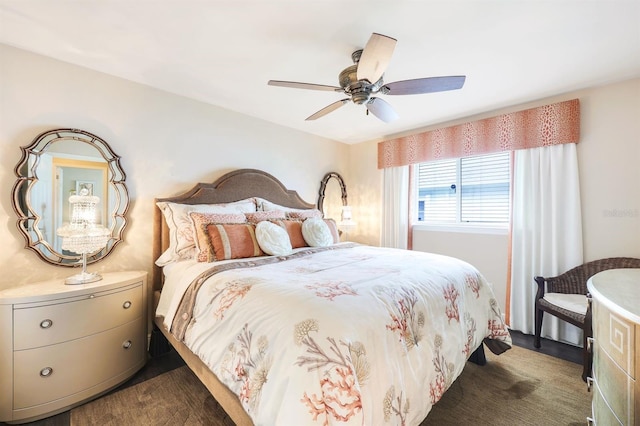 bedroom with ceiling fan