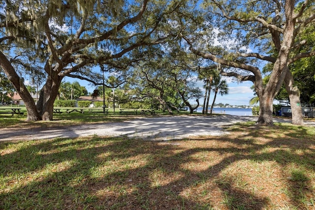 view of yard featuring a water view