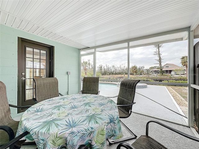 view of sunroom / solarium