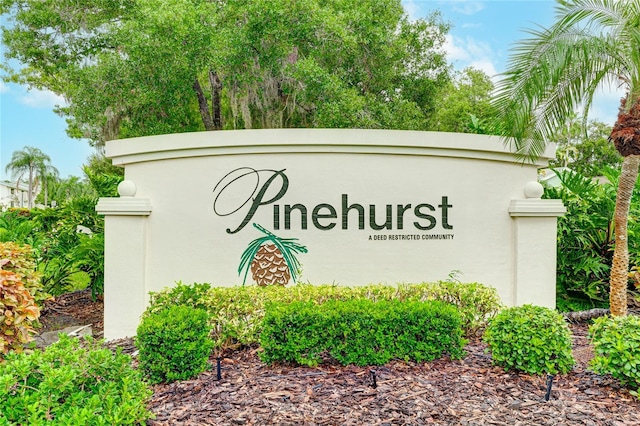 view of community / neighborhood sign