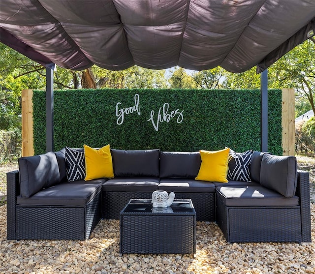 view of patio featuring an outdoor hangout area