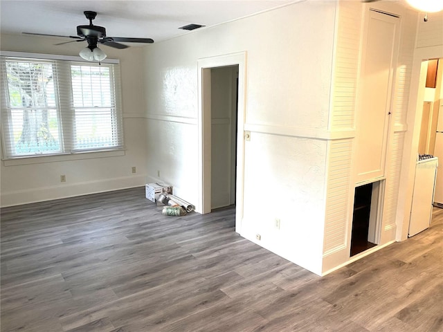 unfurnished room featuring wood-type flooring and ceiling fan