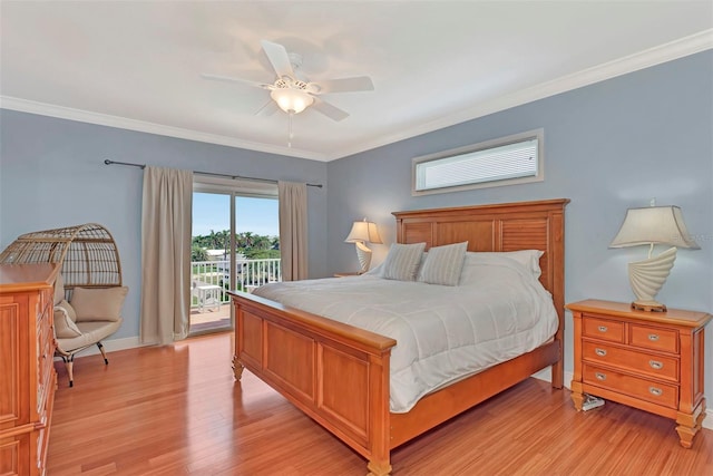 bedroom featuring light hardwood / wood-style flooring, access to outside, crown molding, and ceiling fan