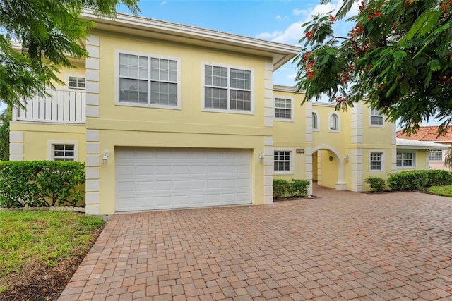 view of front of house featuring a garage