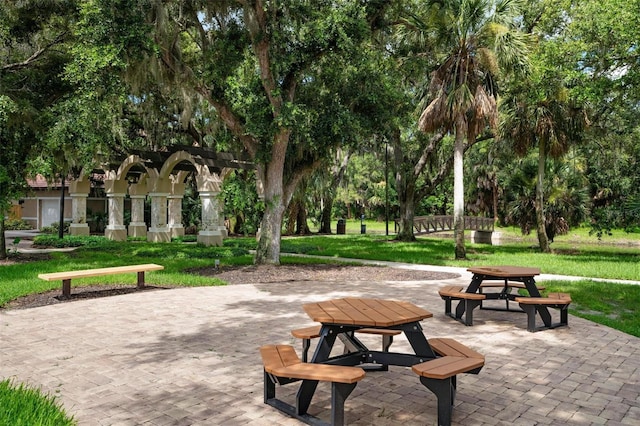5249 Far Oak Cir, Sarasota, FL 34238 - view of property's community with a patio