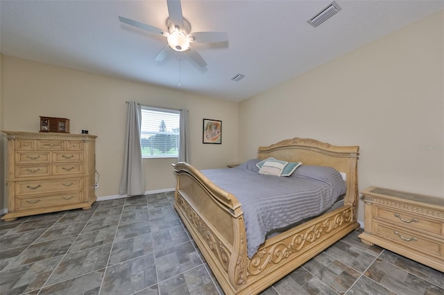 bedroom with ceiling fan