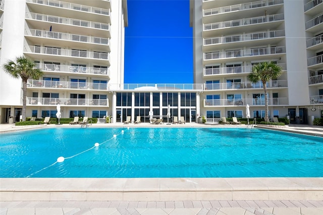 view of swimming pool