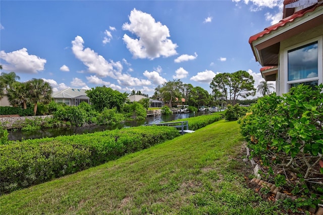 view of yard featuring a water view