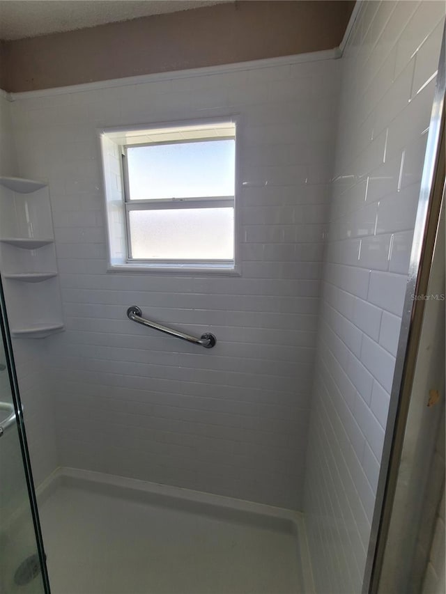 707 13th St W, Palmetto, FL 34221 - full bath with a stall shower