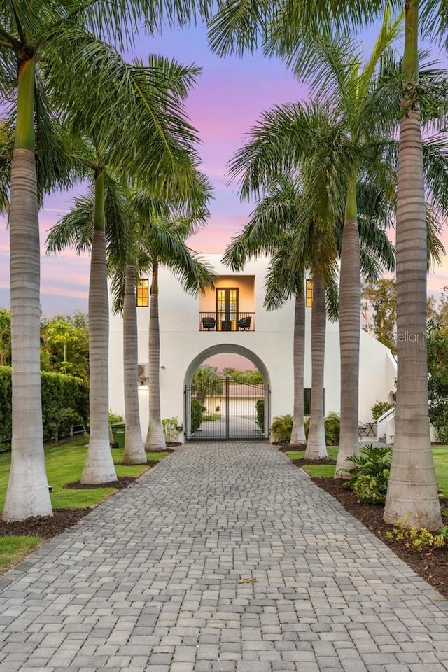 exterior space featuring a balcony