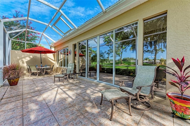 sunroom featuring a healthy amount of sunlight