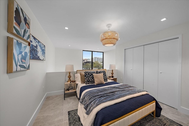 bedroom featuring a closet